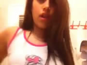 옷을 벗고 자위하는 터키 소녀